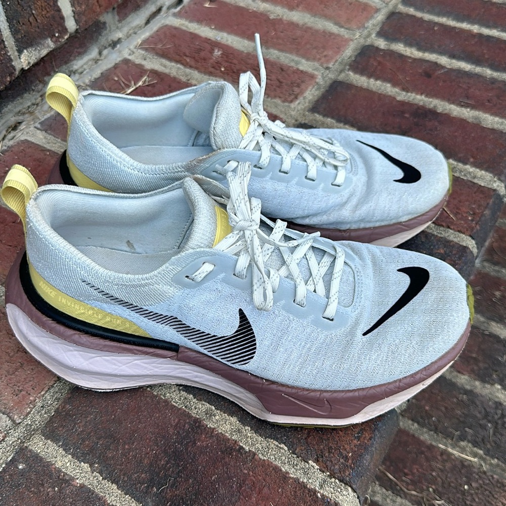Women’s Nike invincible 3 size 9.5